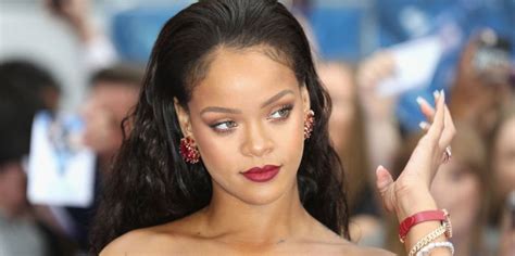 Rihanna shares stunning photos from nude maternity shoot